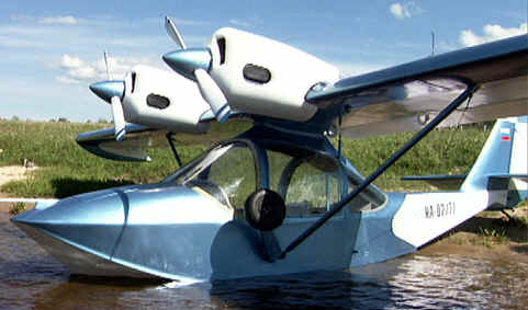 Light Aircraft on Refly Pelican  Two Seat  Twin Engine Amphibious Light Sport Aircraft