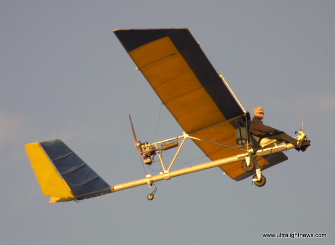 Hummer ultralight, Hummer ultralight aircraft, Hummer single place ultralight aircraft, Ultralight News newsmagazine.