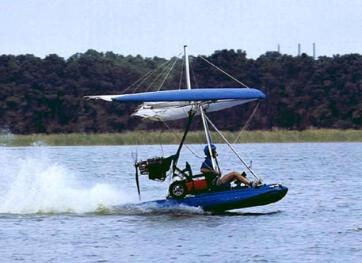 Ultralight Trike flyin on Full Lotus Floats