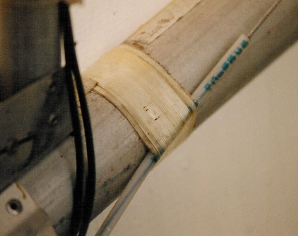 Rudder cable control cable bracket failure.