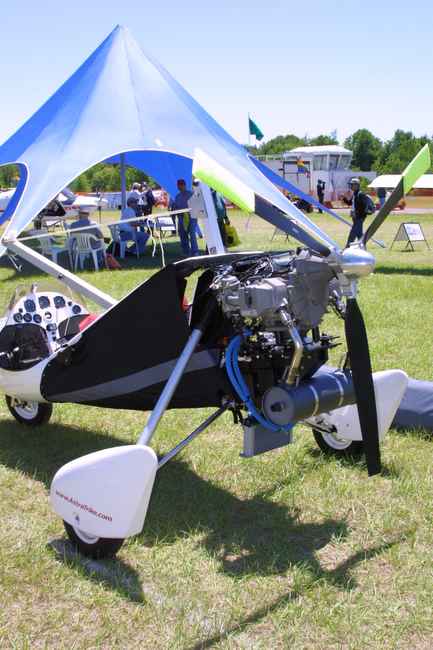 Stellar Aircraft Astra ultralight trike powered by the HKS 700E aircraft engine.